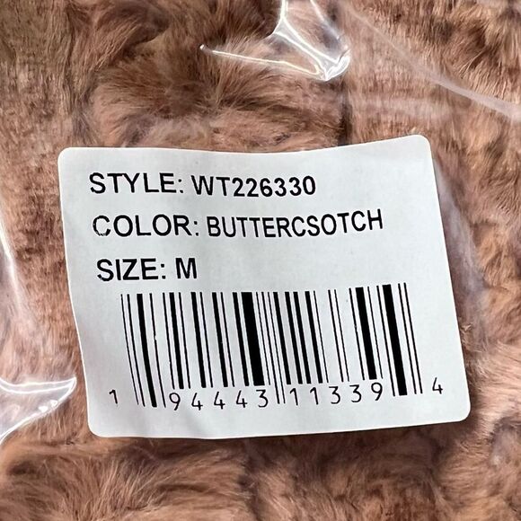 Band of the Free Angel Faux Fur Hooded Jacket in Butterscotch. Size Medium. NWT! - Picture 5 of 9